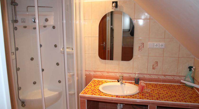 Apartment Pribram Bilik gambar