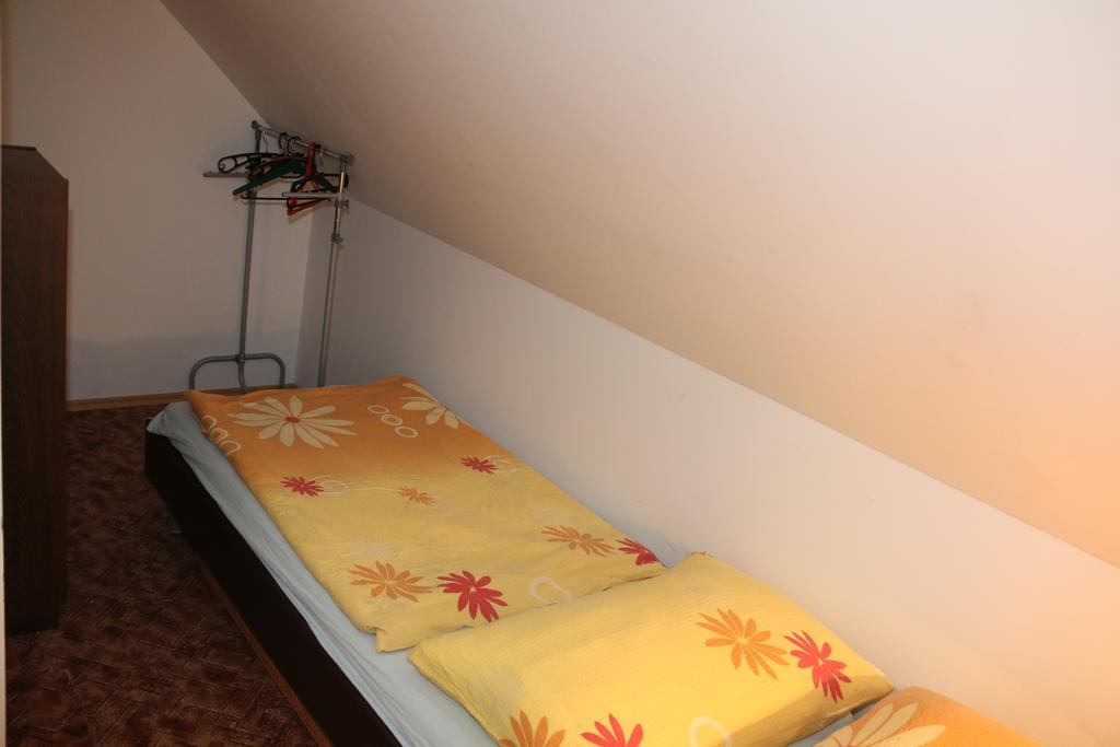 Apartment Pribram Bilik gambar
